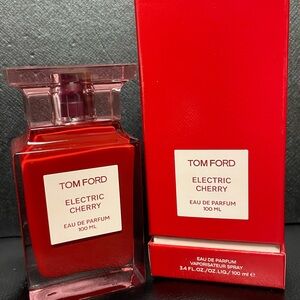 Tom Ford Red Electric Cherry Bath & Body Fragrance